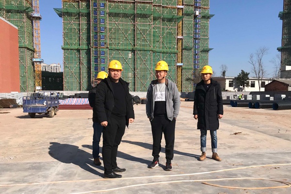南昌市政建設(shè)黨委副書記總經(jīng)理王海龍到進(jìn)賢縣基礎(chǔ)教育提升改造工程項目指導(dǎo)工作600400P1.jpg