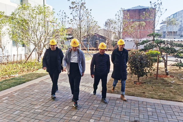 南昌市政建設(shè)黨委副書記總經(jīng)理王海龍到進(jìn)賢縣基礎(chǔ)教育提升改造工程項目指導(dǎo)工作600400P2.jpg