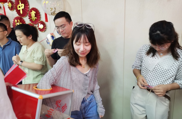 共青團(tuán)南昌市政建設(shè)集團(tuán)有限公司委員會(huì)舉辦了“承傳統(tǒng)文化，享團(tuán)圓美滿”中秋主題活動(dòng)6913.jpg