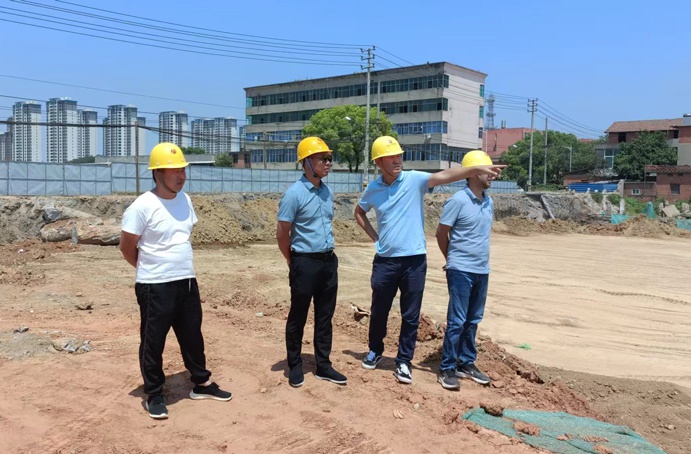 黎德義到廣州路東延工程、昌東三路道路建設(shè)工程開展安全質(zhì)量檢查