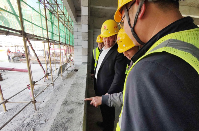 徐旭前往市政公用城三期項目、市政綠色建材科技產(chǎn)業(yè)園項目調(diào)研