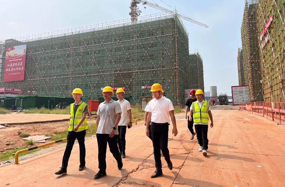 徐旭前往杭州路、新建職校等項(xiàng)目調(diào)研慰問(wèn)